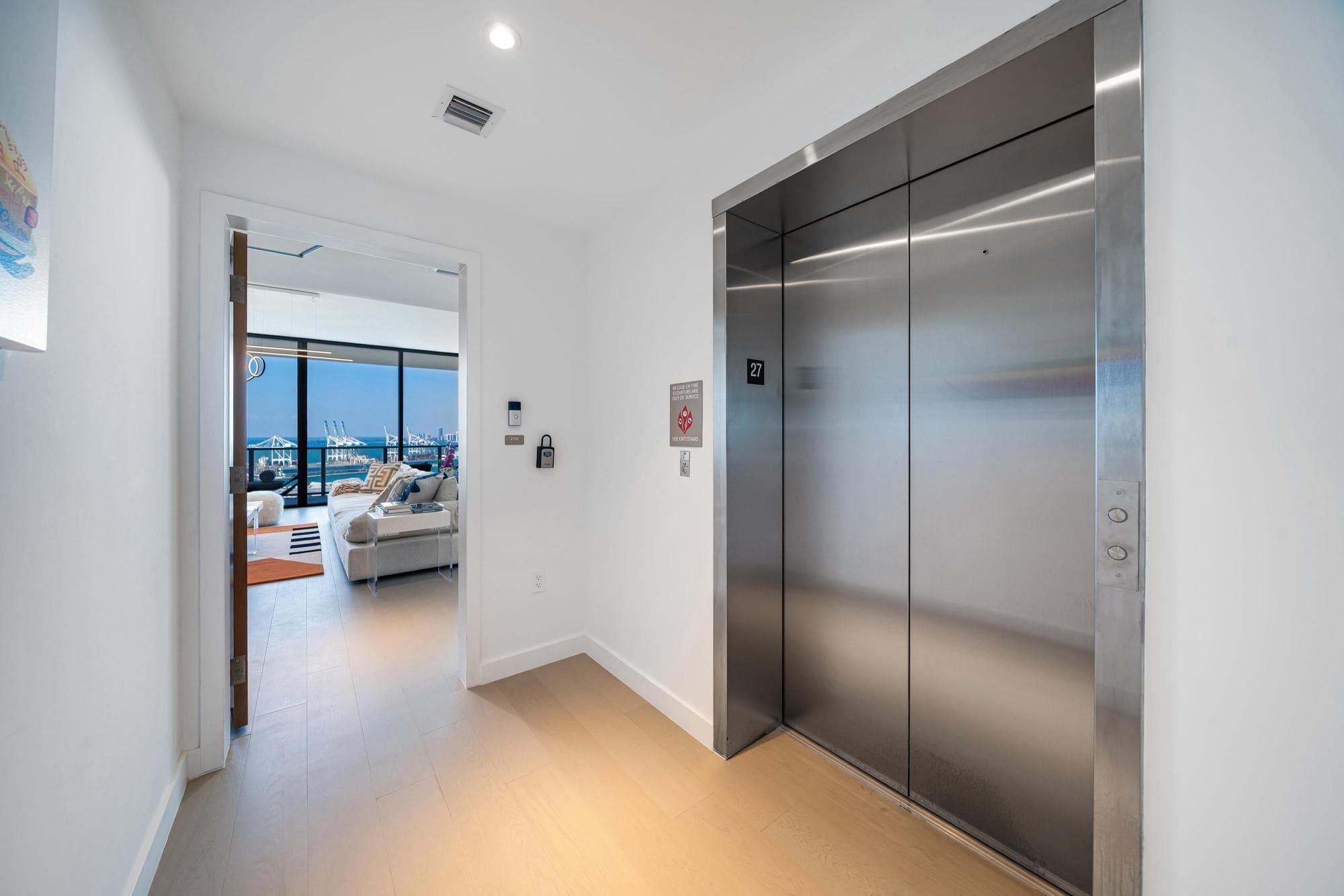 Condominium in Miami Beach — photo 32 of 41