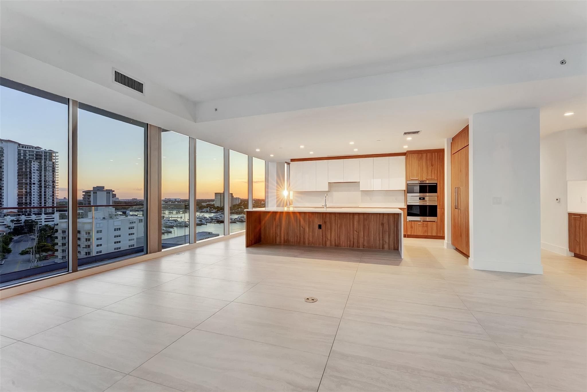 153 N Seabreeze Boulevard 902, Fort Lauderdale, FL 33304 — photo 3 of 71