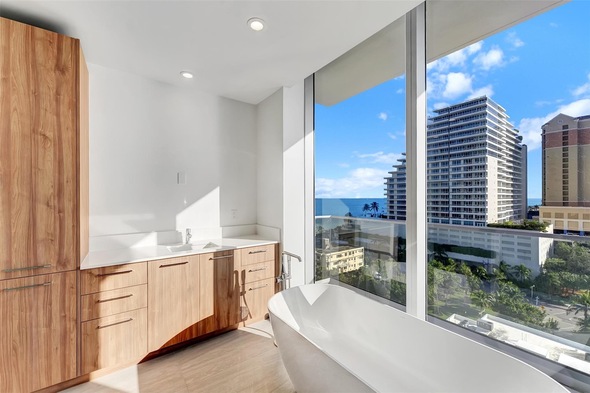 153 N Seabreeze Boulevard 902, Fort Lauderdale, FL 33304 — photo 19 of 71