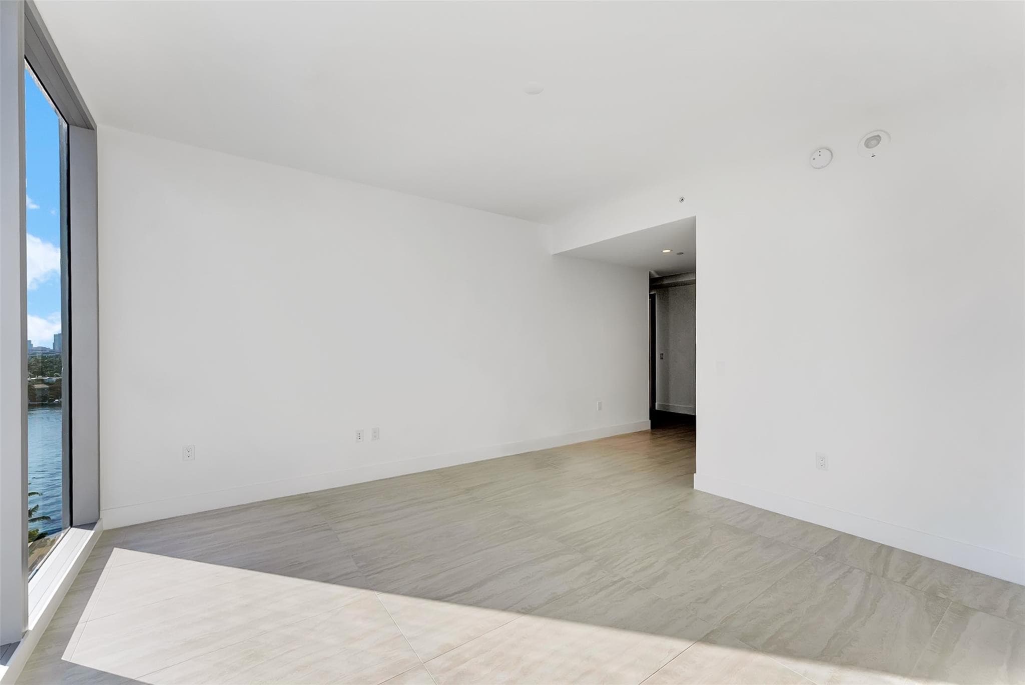 153 N Seabreeze Boulevard 902, Fort Lauderdale, FL 33304 — photo 15 of 71