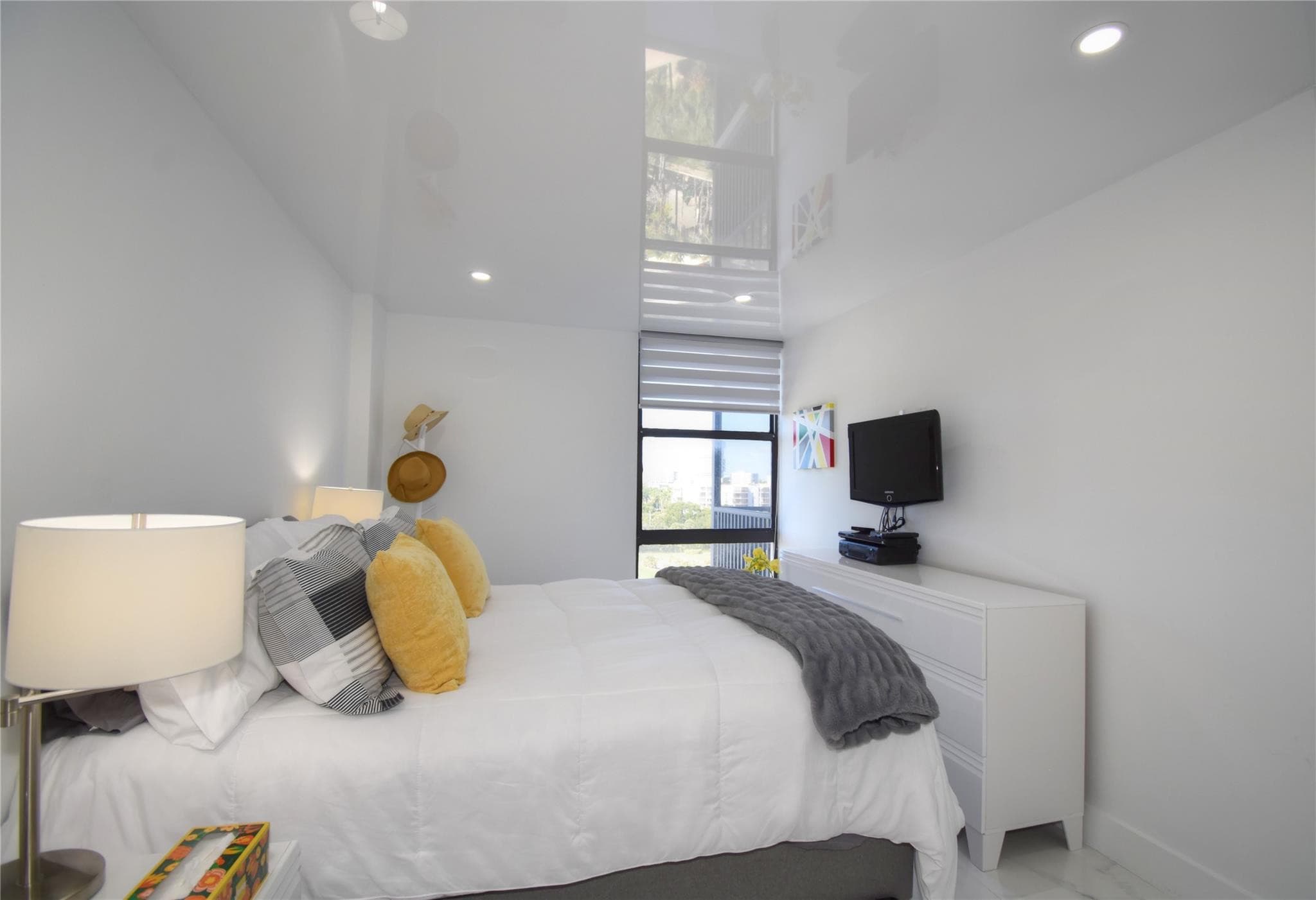 20301 W Country Club Drive 930, Aventura, FL 33180 — photo 35 of 50