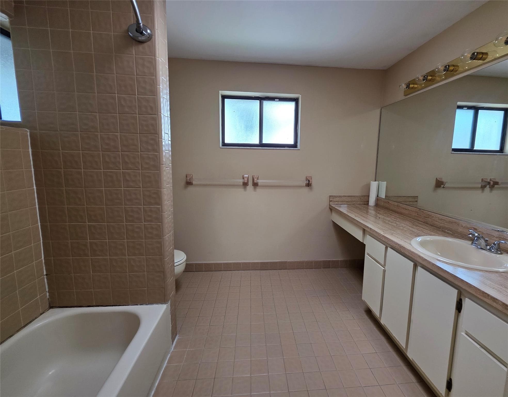 817 SE 12th Court 1, Fort Lauderdale, FL 33316 — photo 11 of 19