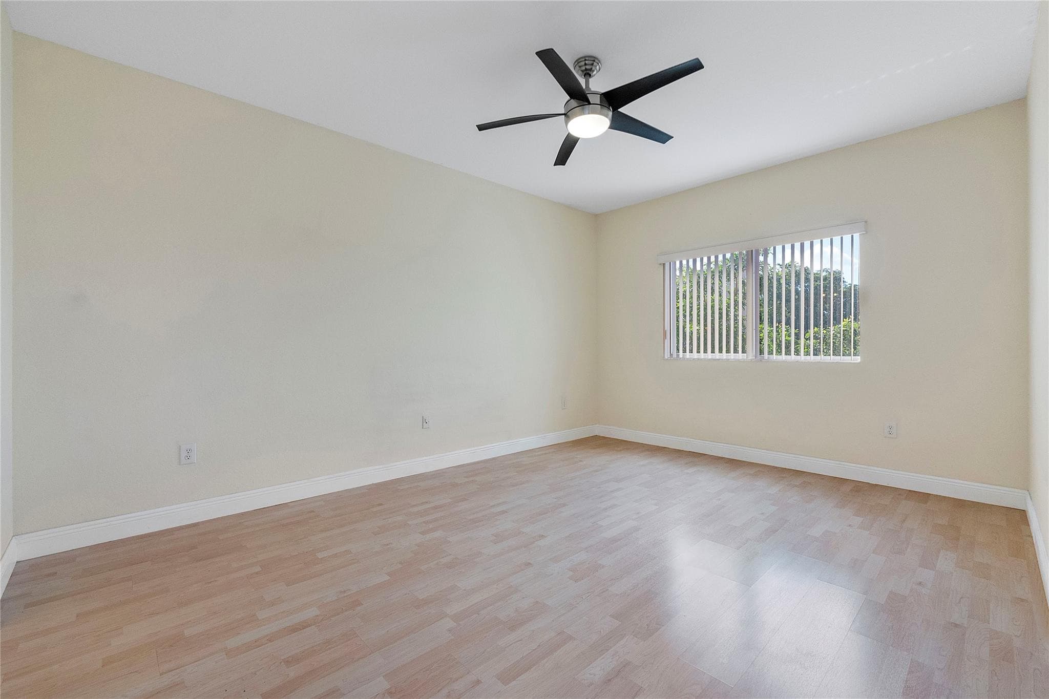 7765 Yardley Drive 403, Fort Lauderdale, FL 33321 — photo 9 of 15