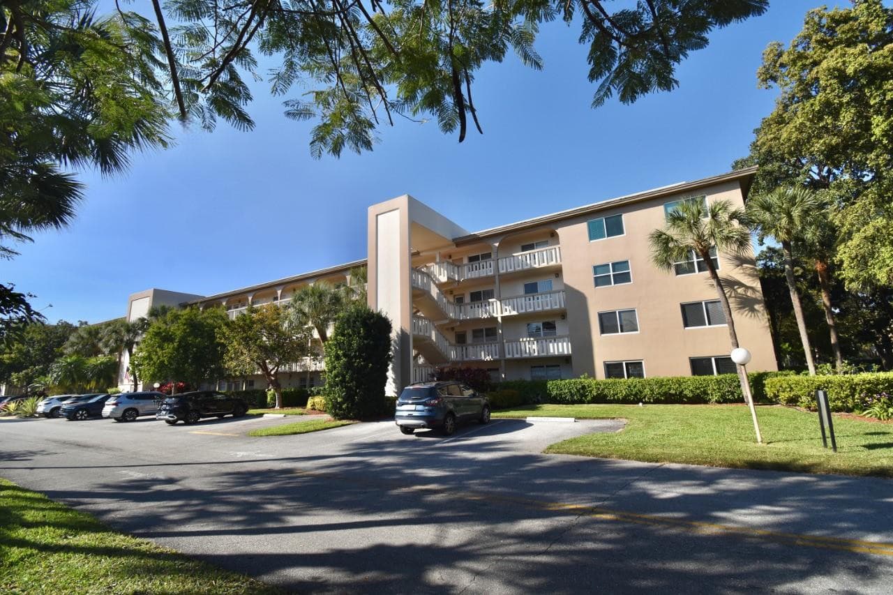 4301 Martinique Circle K1, Coconut Creek, FL 33066 — photo
