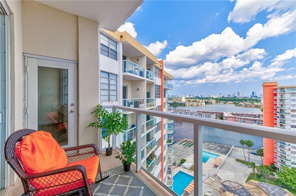 1301 NE Miami Gardens Drive 1721w, Miami, FL 33179 — photo 27 of 28