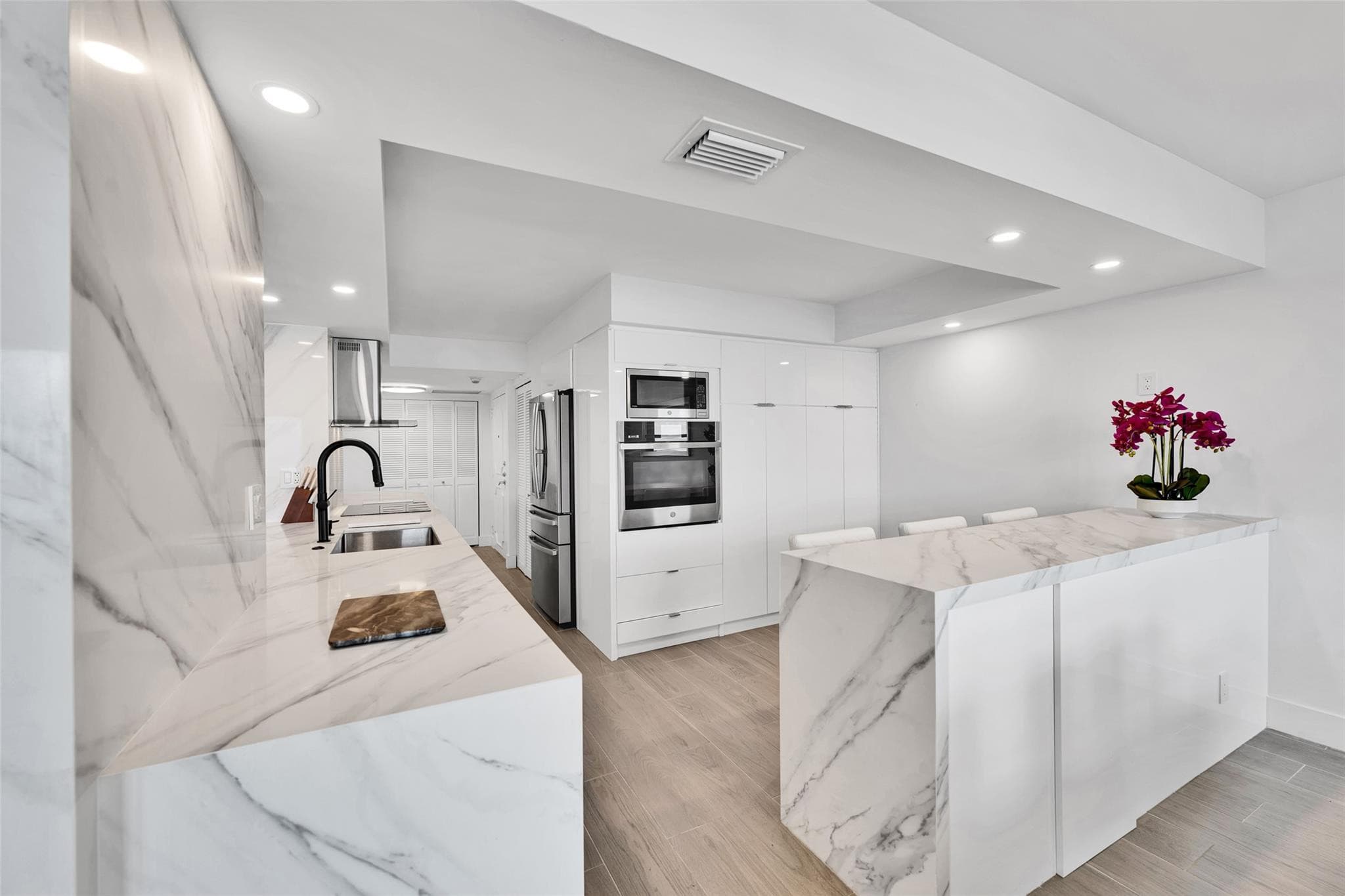 5100 N Ocean Boulevard 1016, Lauderdale-By-The-Sea, FL 33308 — photo 1 of 21