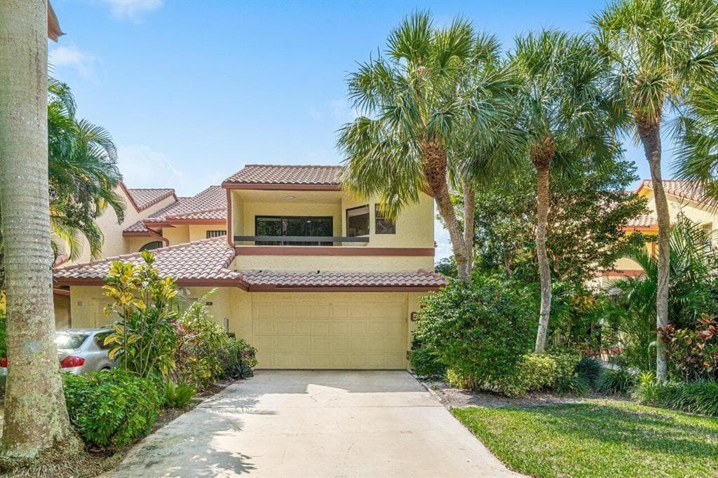 5425 10th Fairway Drive 3, Delray Beach, FL 33484 — photo 1 of 86
