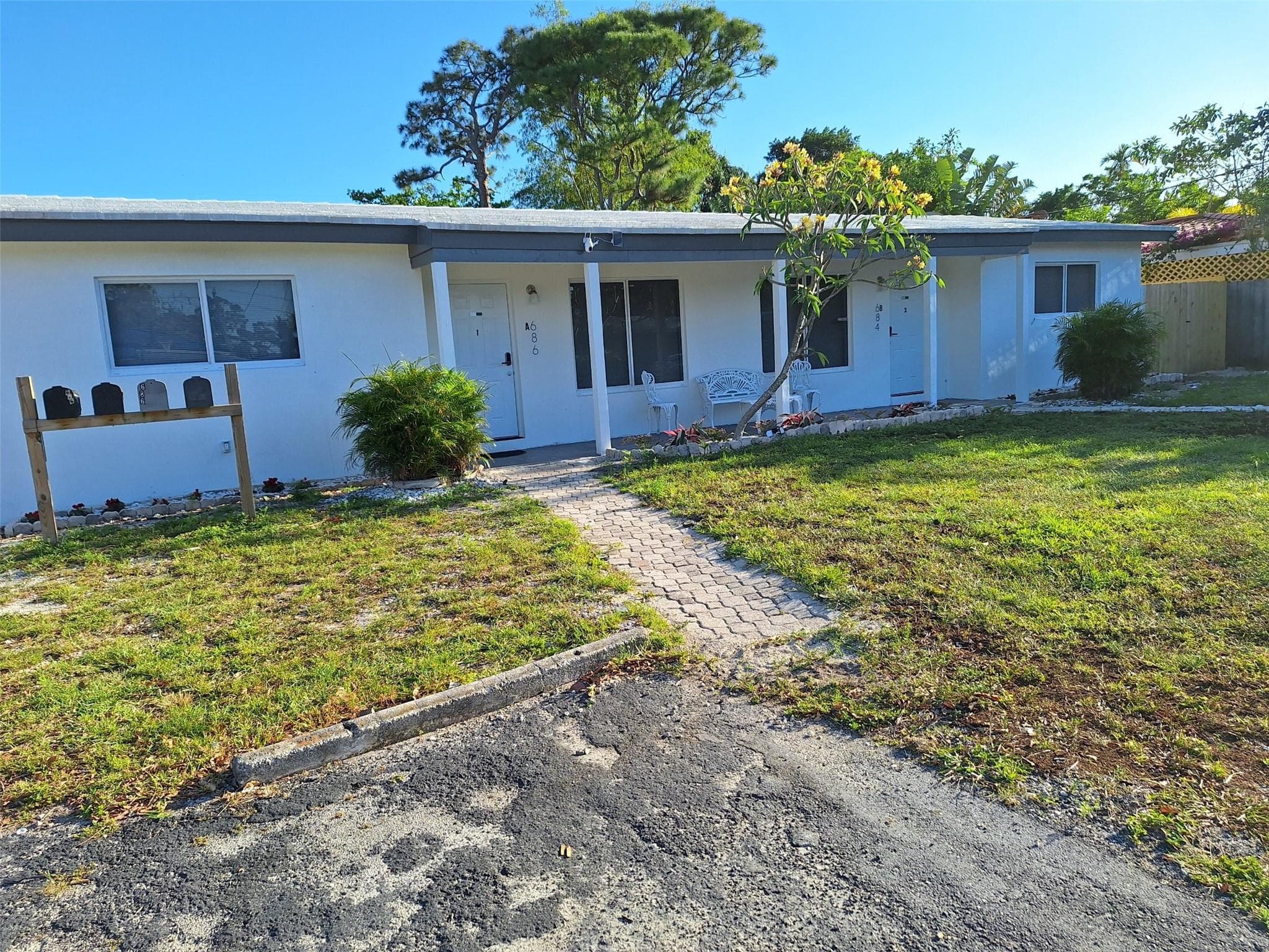 684 NE 37th Street 3, Oakland Park, FL 33334 — photo 1 of 11