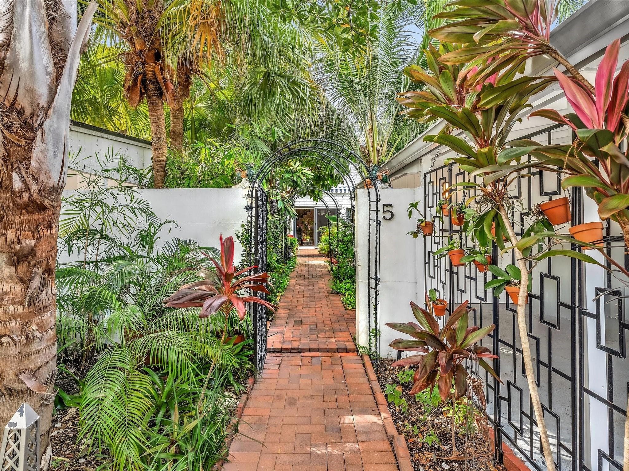 5 Middlesex Drive 5, Wilton Manors, FL 33305 — photo 5 of 57
