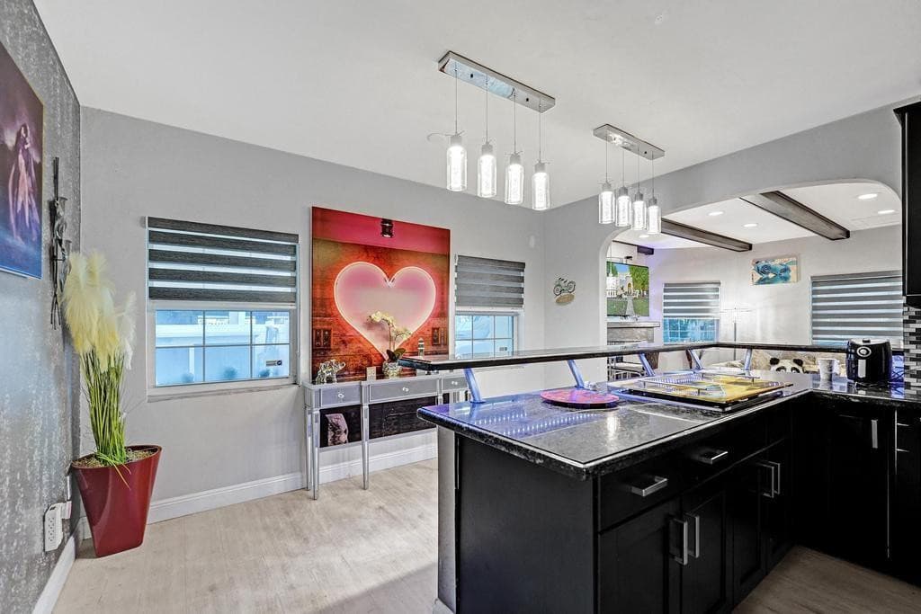 2000 Jackson Street, Hollywood, FL 33020 — photo 29 of 64