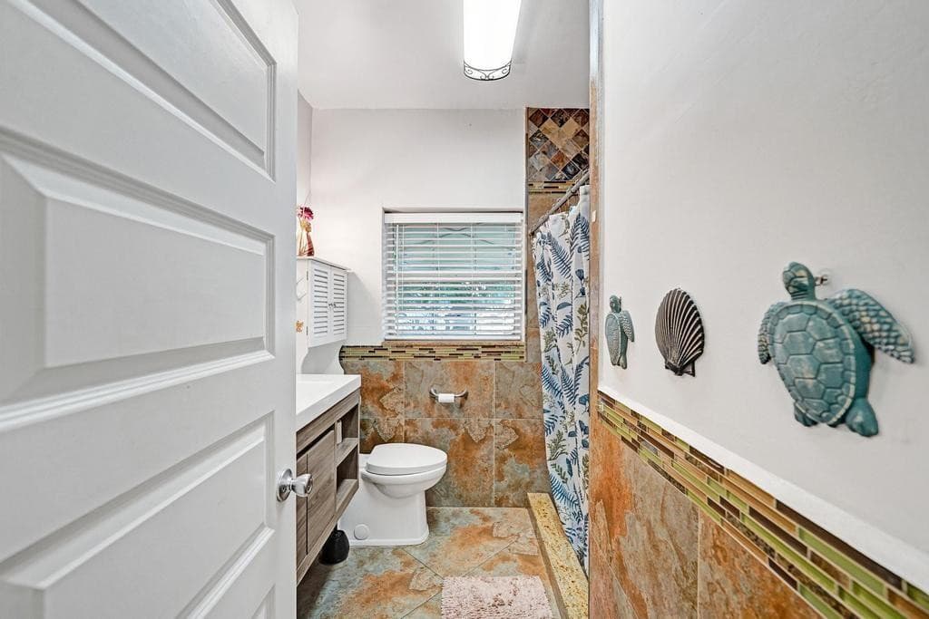 2000 Jackson Street, Hollywood, FL 33020 — photo 35 of 64