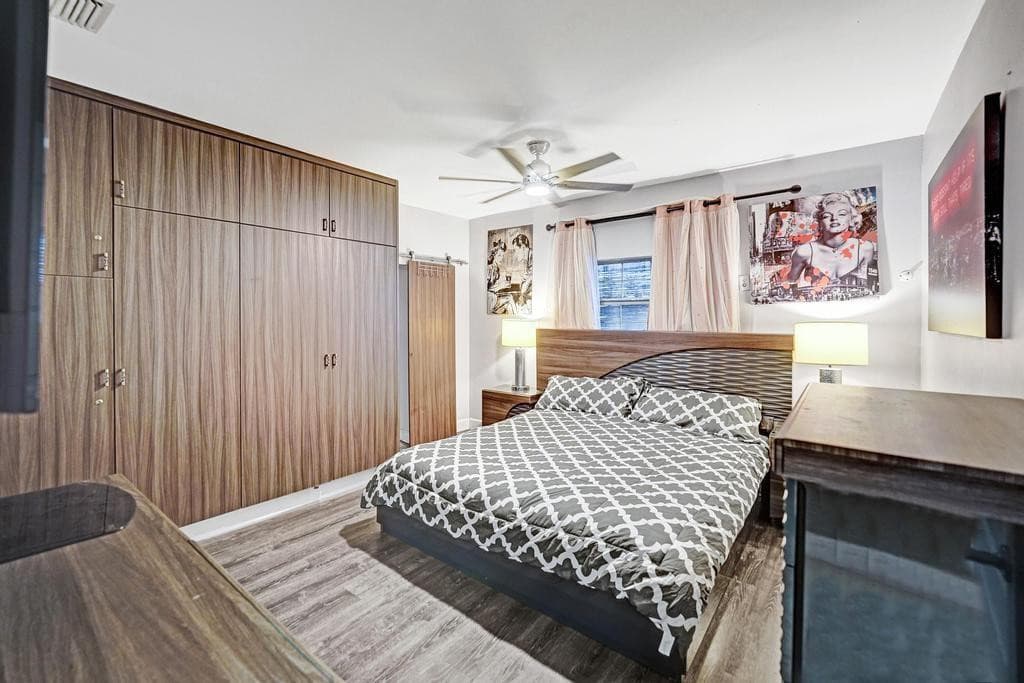2000 Jackson Street, Hollywood, FL 33020 — photo 43 of 64