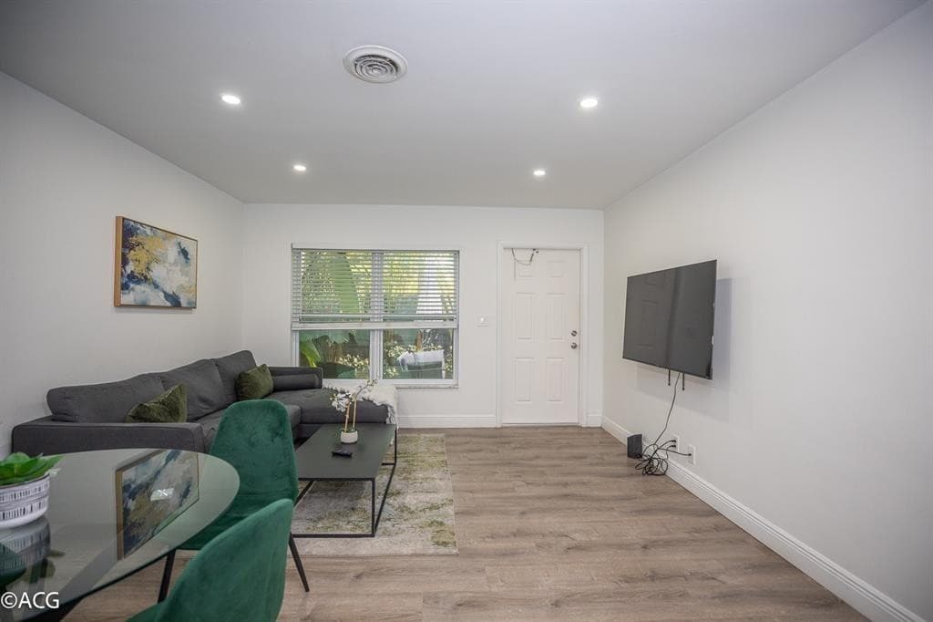 19 NE 16th Street, Fort Lauderdale, FL 33304 — photo 2 of 13