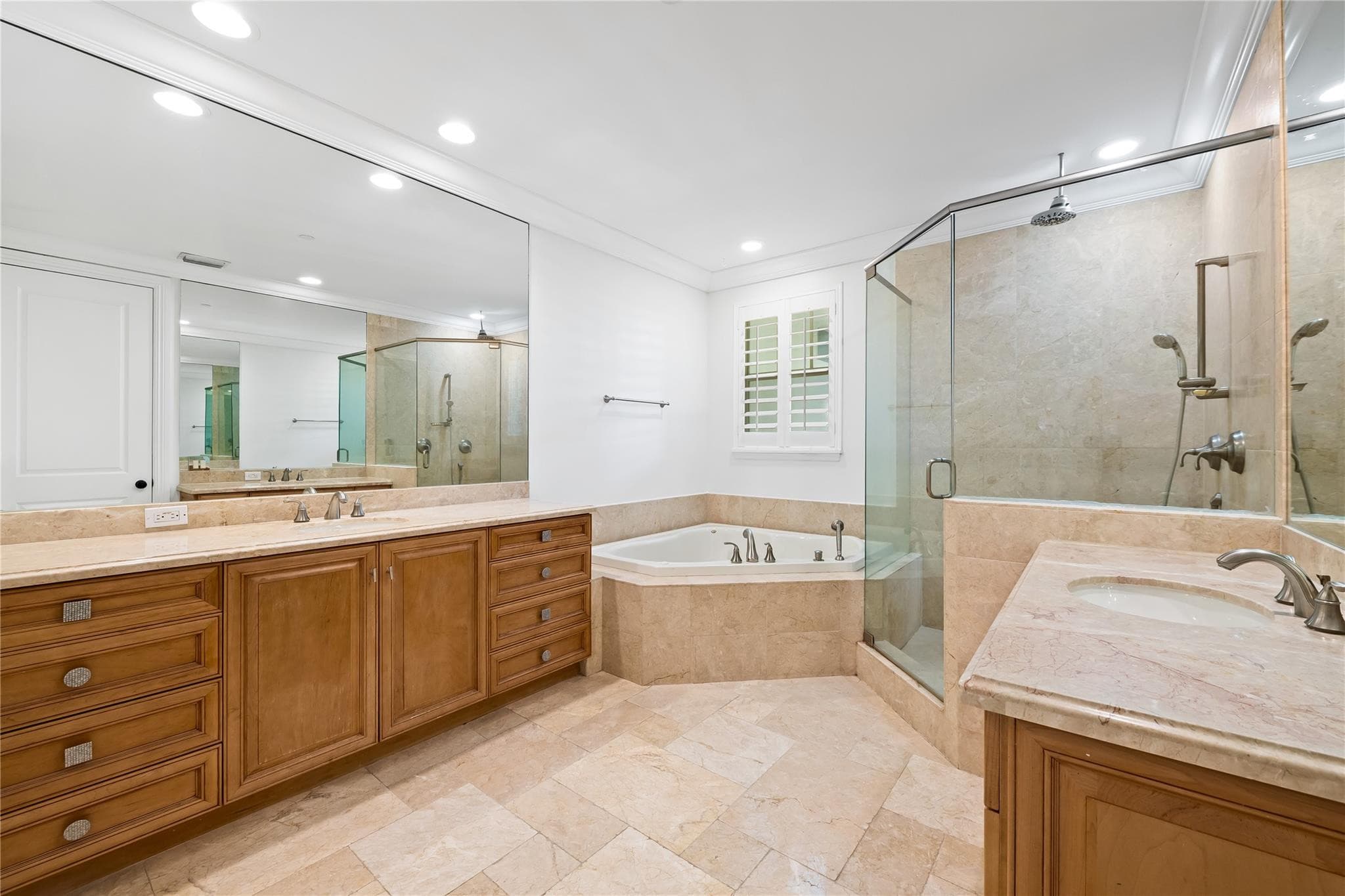 218 NE 15th Avenue 218, Fort Lauderdale, FL 33301 — photo 33 of 61