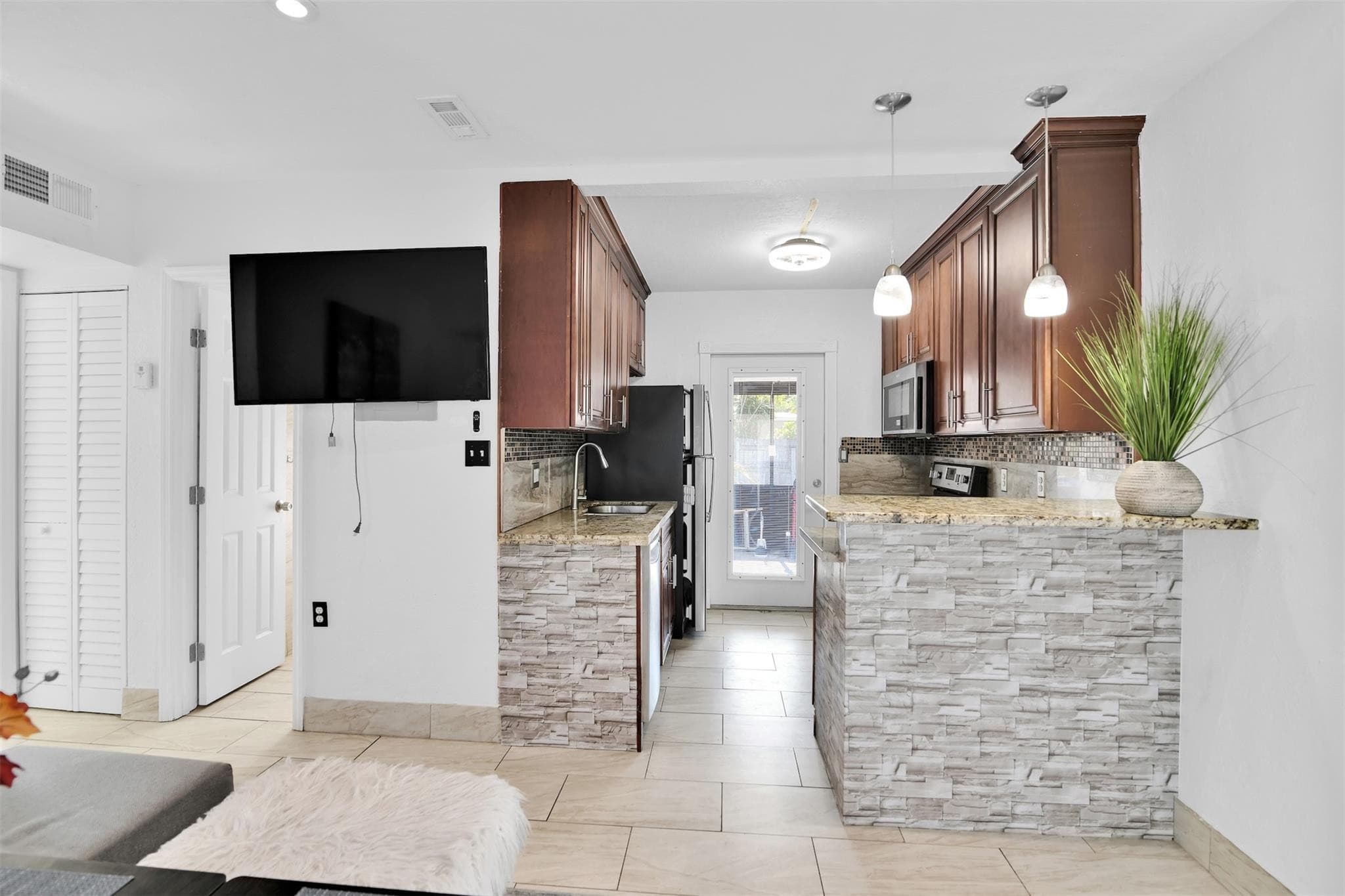 1814 NE 53rd Court, Pompano Beach, FL 33064 — photo 4 of 48
