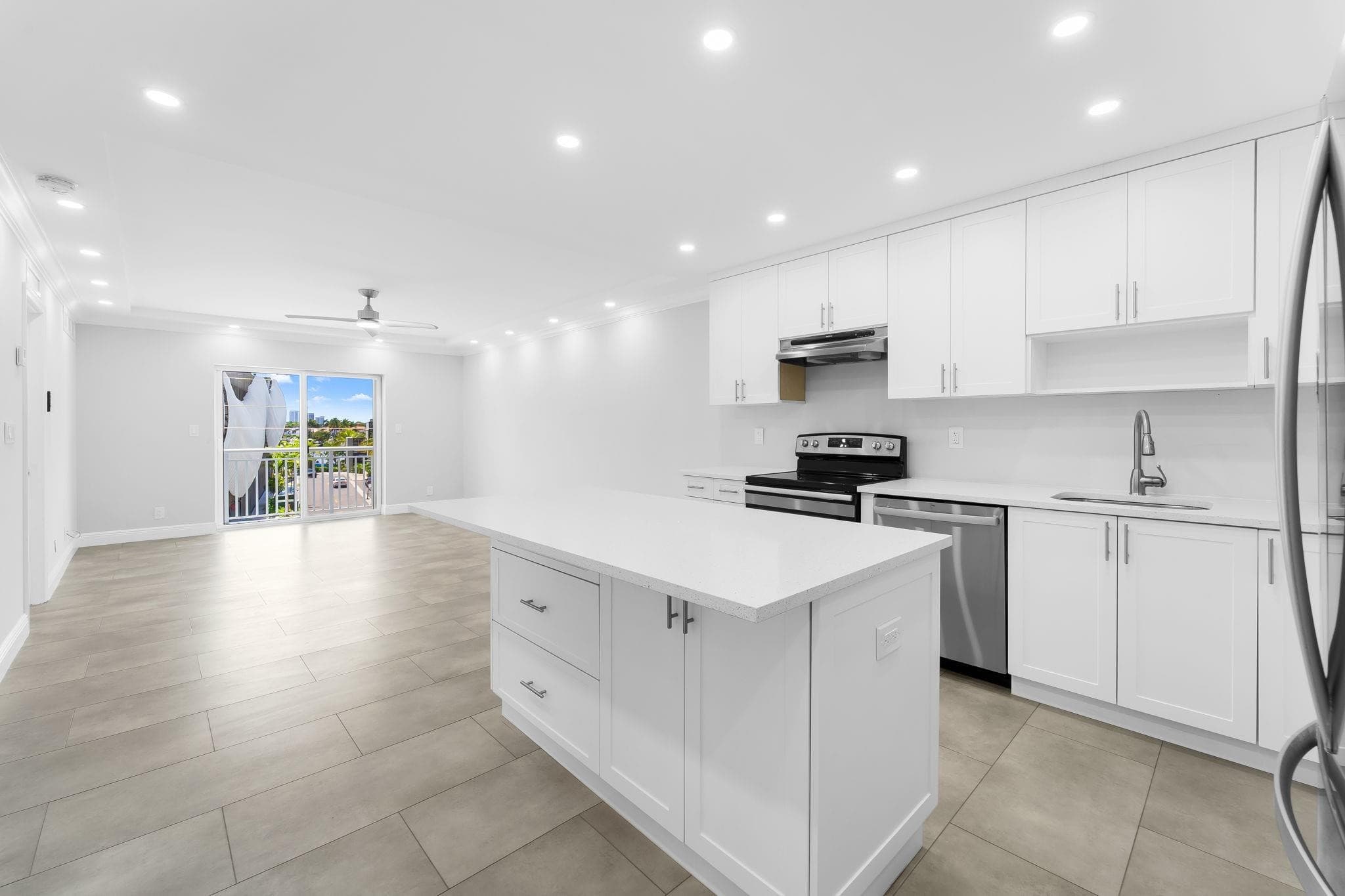 200 S Birch Road 408, Fort Lauderdale, FL 33316 — photo 3 of 21