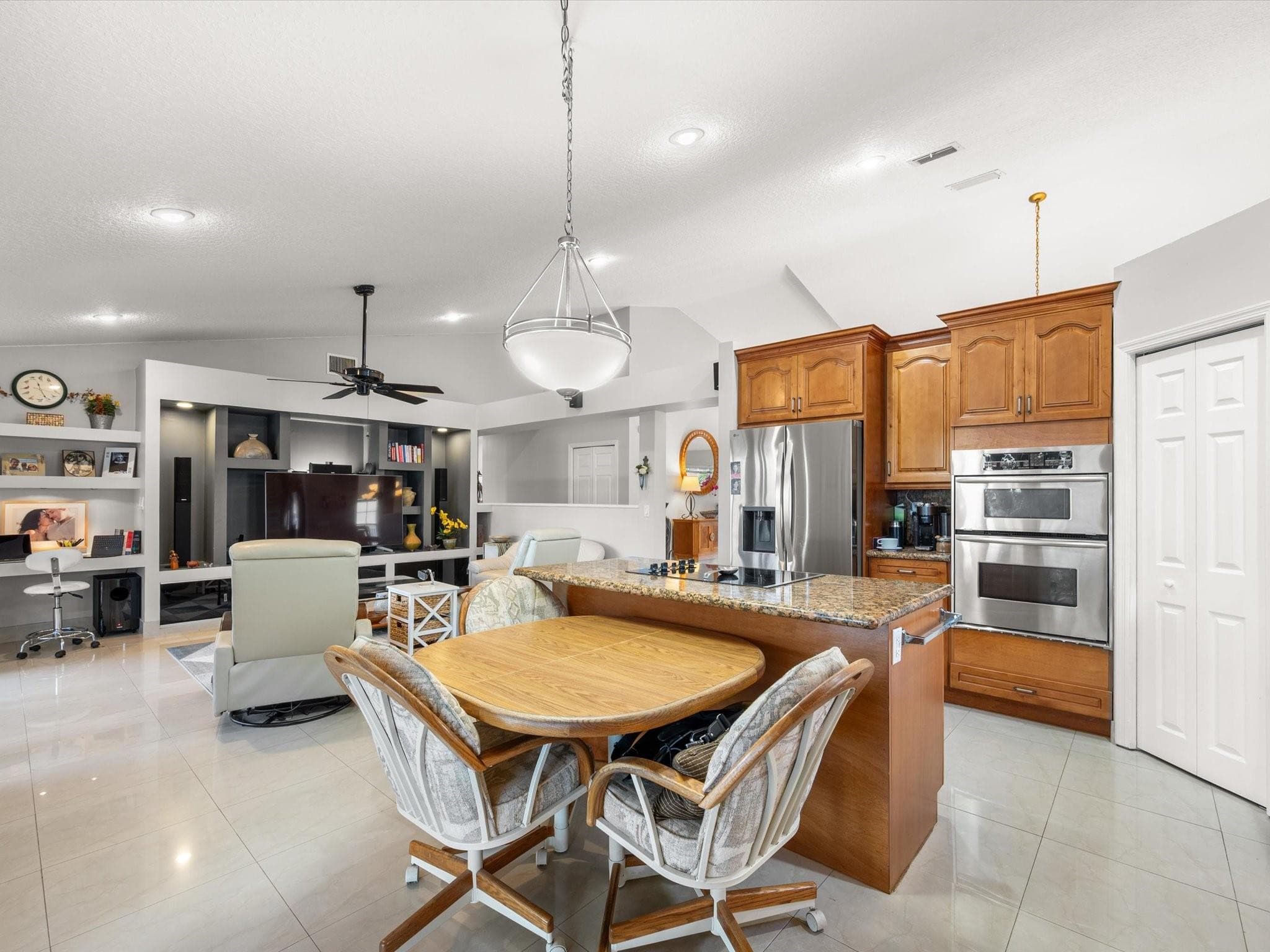 1011 NW 193rd Avenue, Pembroke Pines, FL 33029 — photo 9 of 30