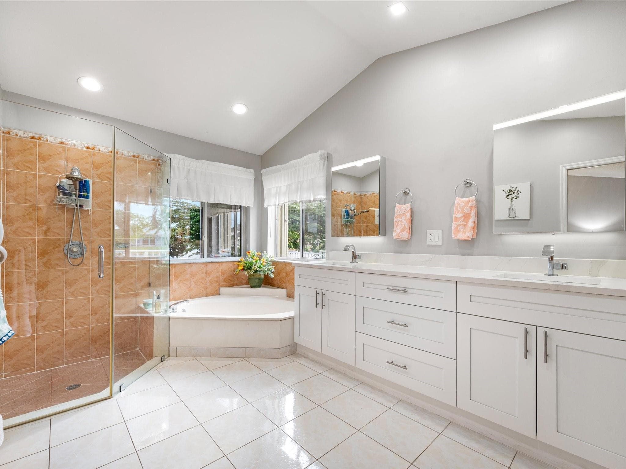 1011 NW 193rd Avenue, Pembroke Pines, FL 33029 — photo 16 of 30