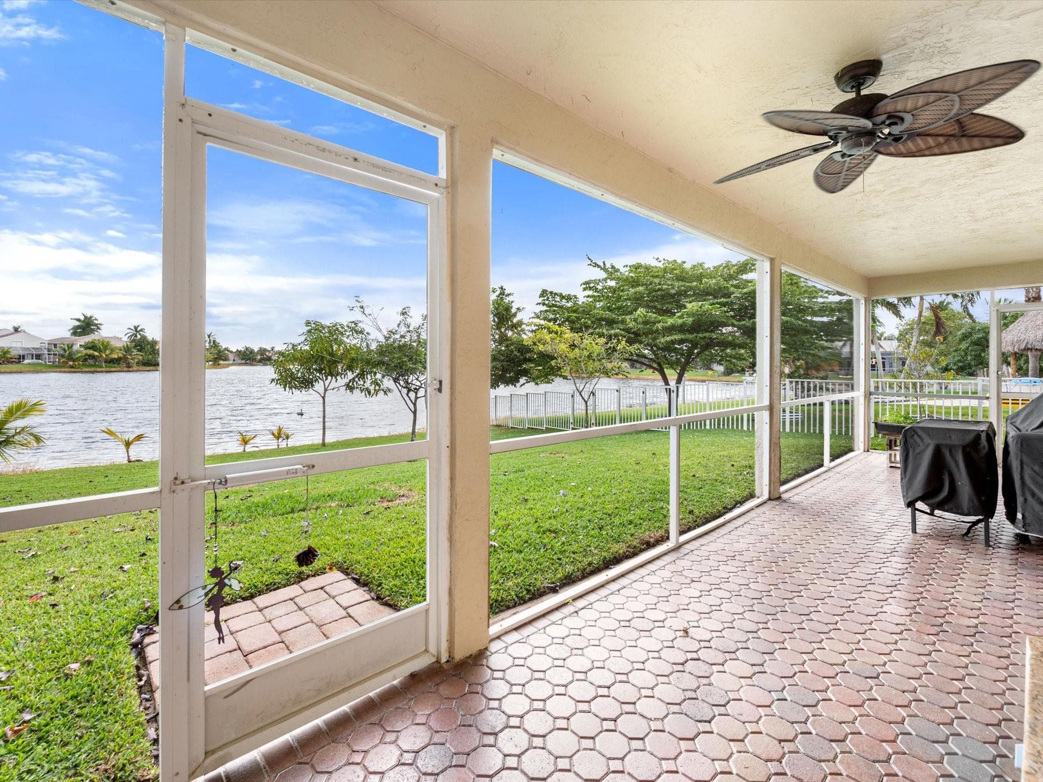1011 NW 193rd Avenue, Pembroke Pines, FL 33029 — photo 26 of 30