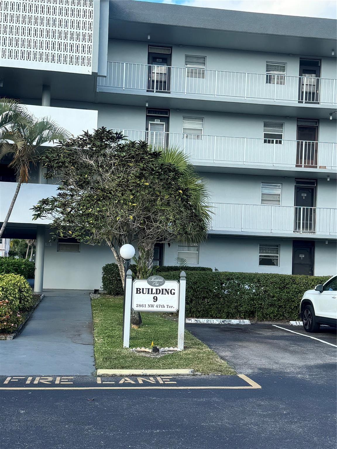 2861 NW 47th Terrace 104B, Fort Lauderdale, FL 33313 — photo 1 of 8