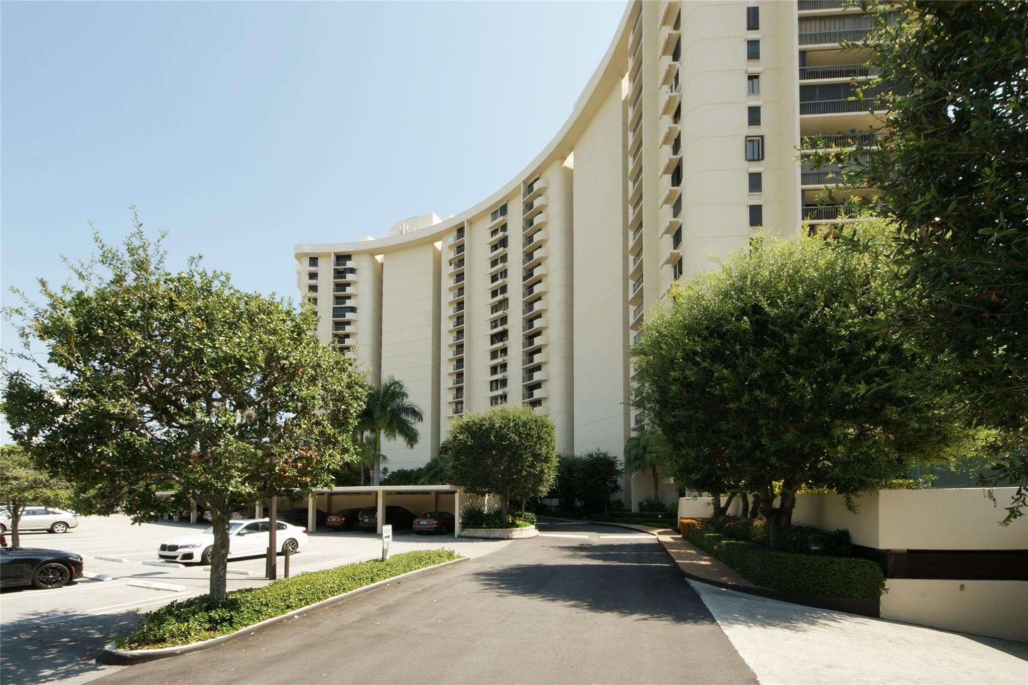 2480 Presidential Way 1004, West Palm Beach, FL 33401 — photo 1 of 67