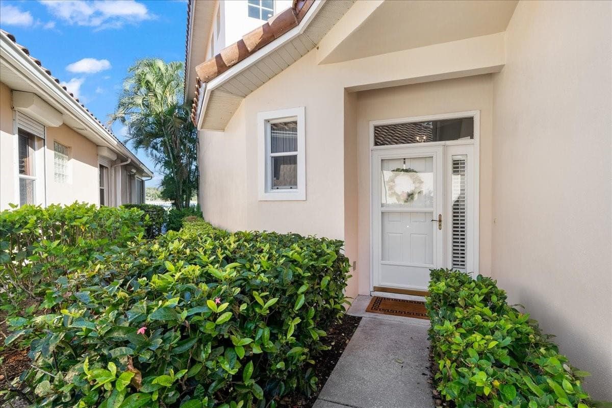 1725 Victoria Circle, Vero Beach, FL 32967 — photo 4 of 36
