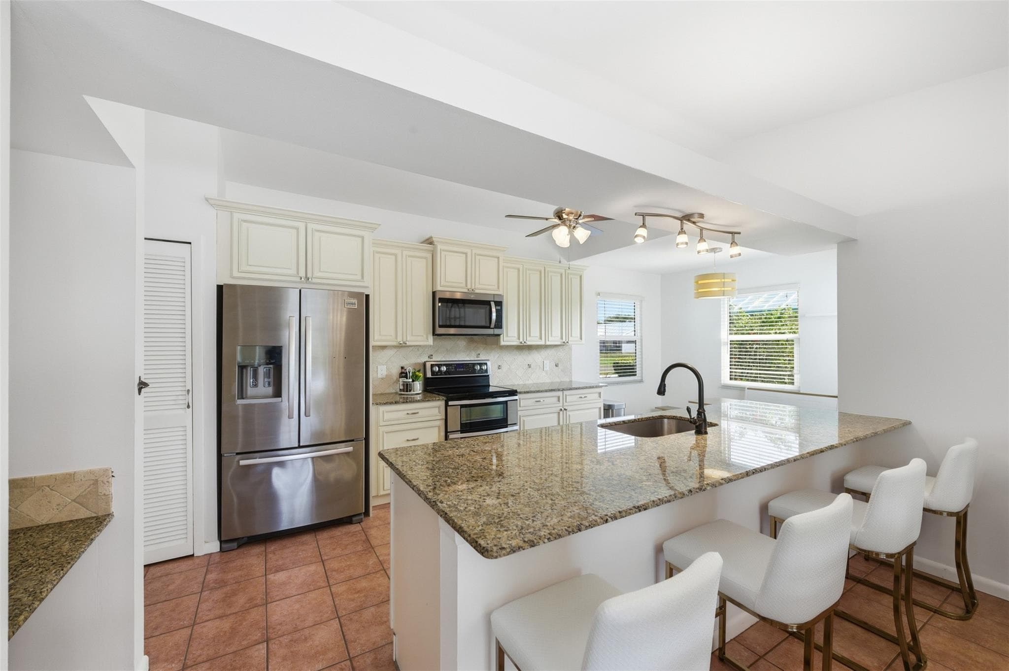 2360 SE Bordeaux Court, Port St. Lucie, FL 34952 — photo 10 of 38