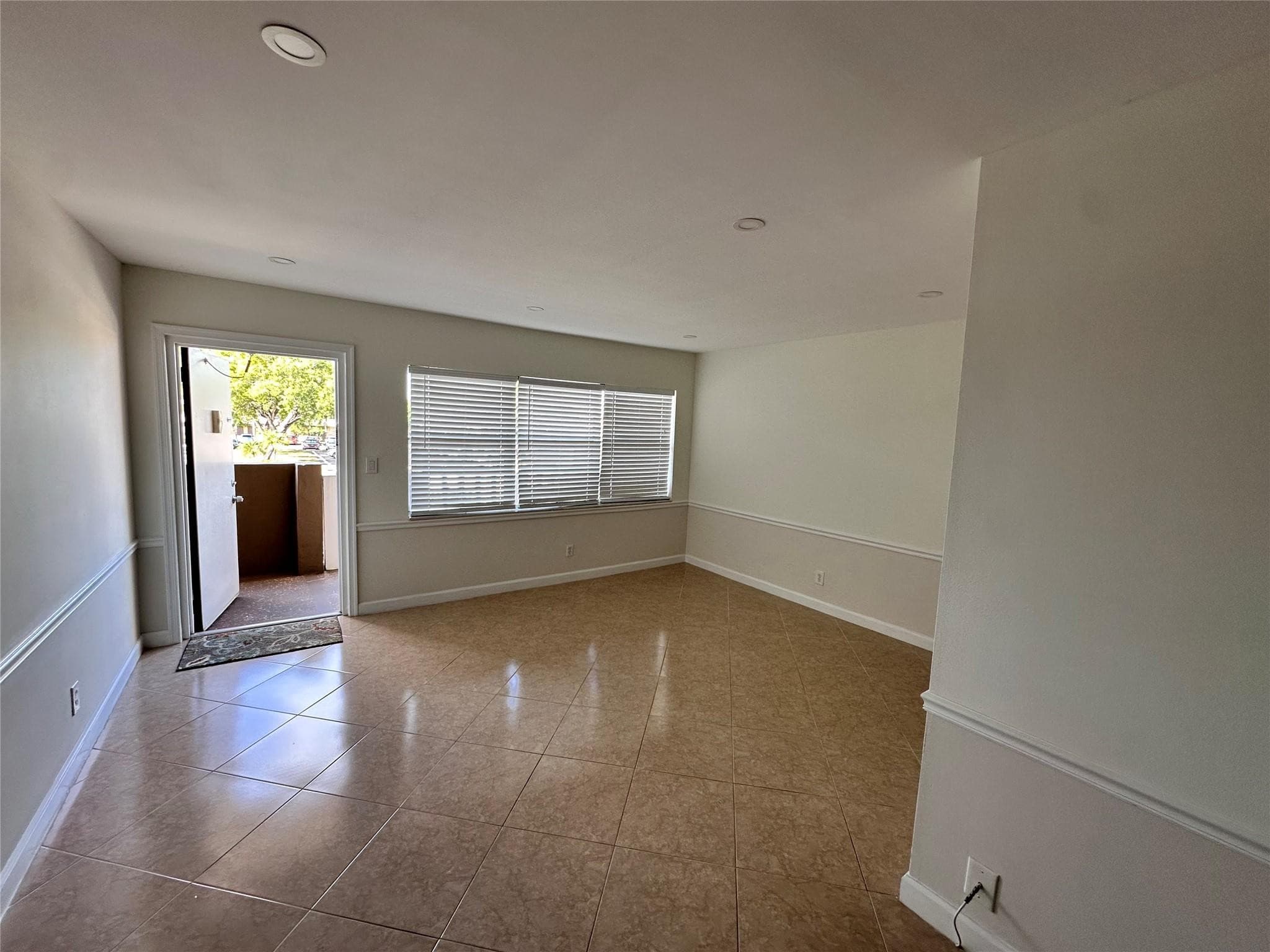 9101 Sunrise Lakes Boulevard, Sunrise, FL 33322 — photo 12 of 14