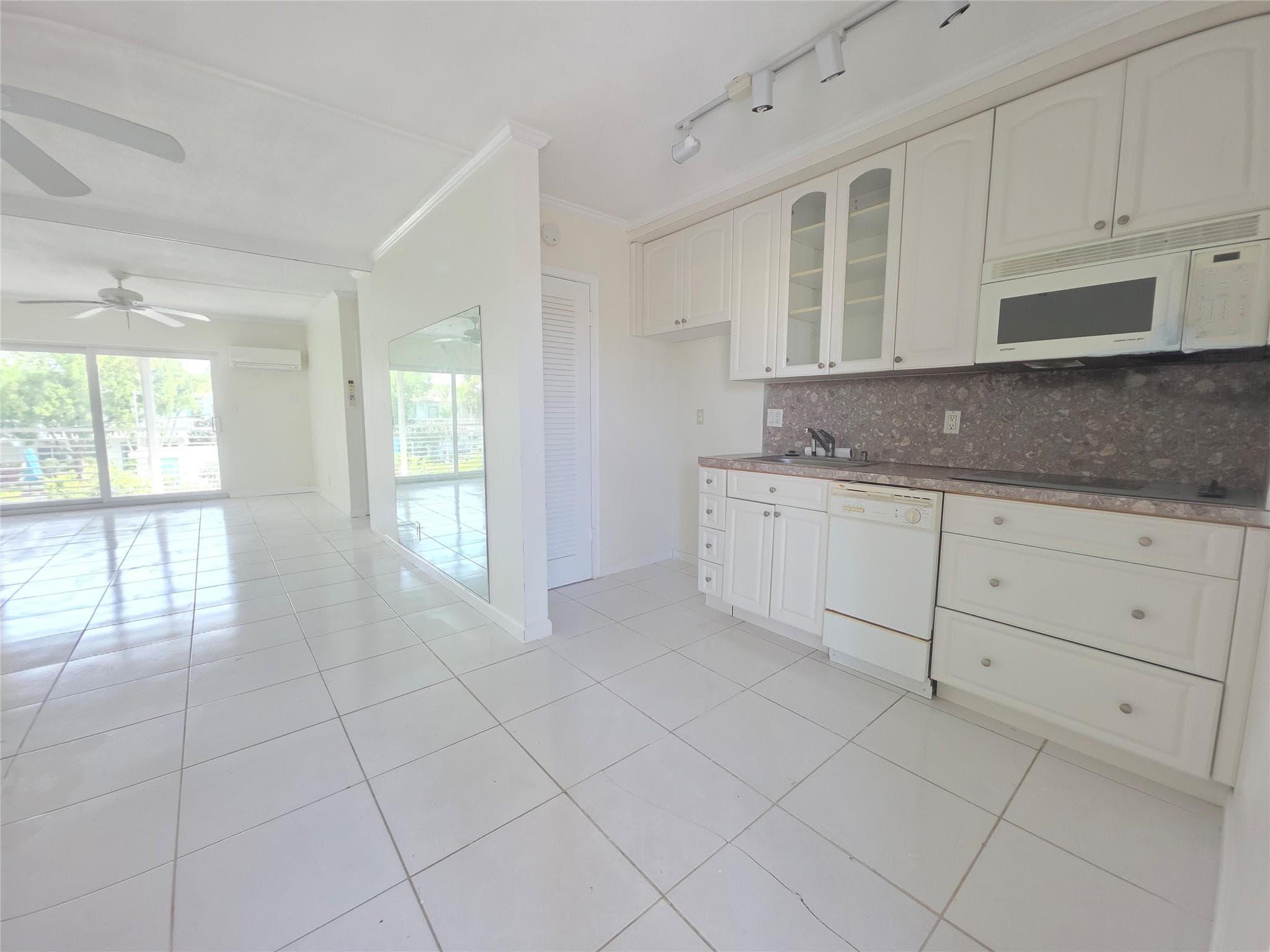 2131 NE 42nd Court 209e, Lighthouse Point, FL 33064 — photo 12 of 28