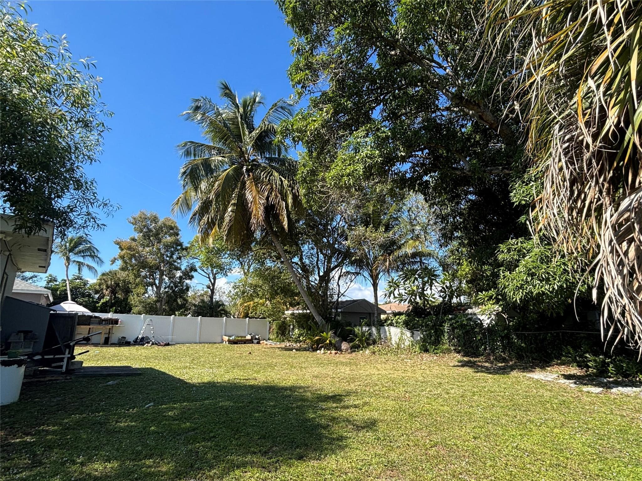 935 NE 33rd Street, Oakland Park, FL 33334 — photo 4 of 20
