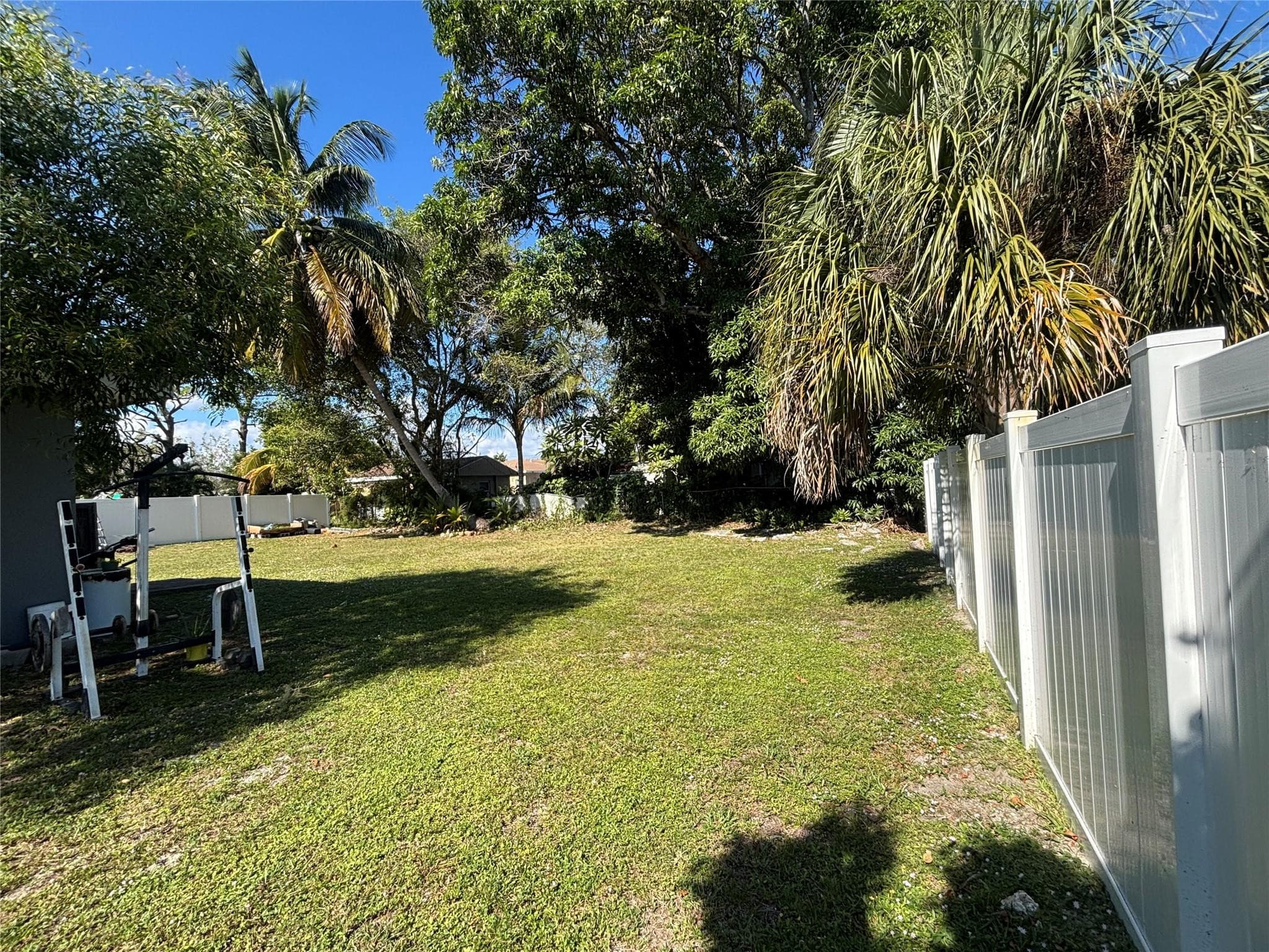 935 NE 33rd Street, Oakland Park, FL 33334 — photo 5 of 20