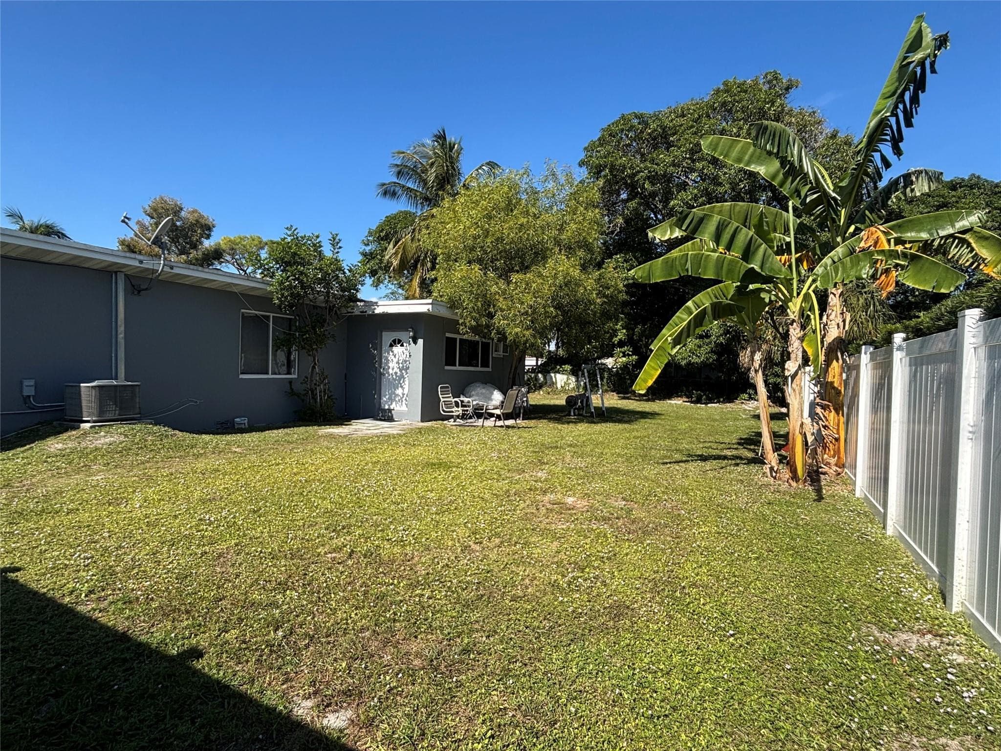 935 NE 33rd Street, Oakland Park, FL 33334 — photo 8 of 20