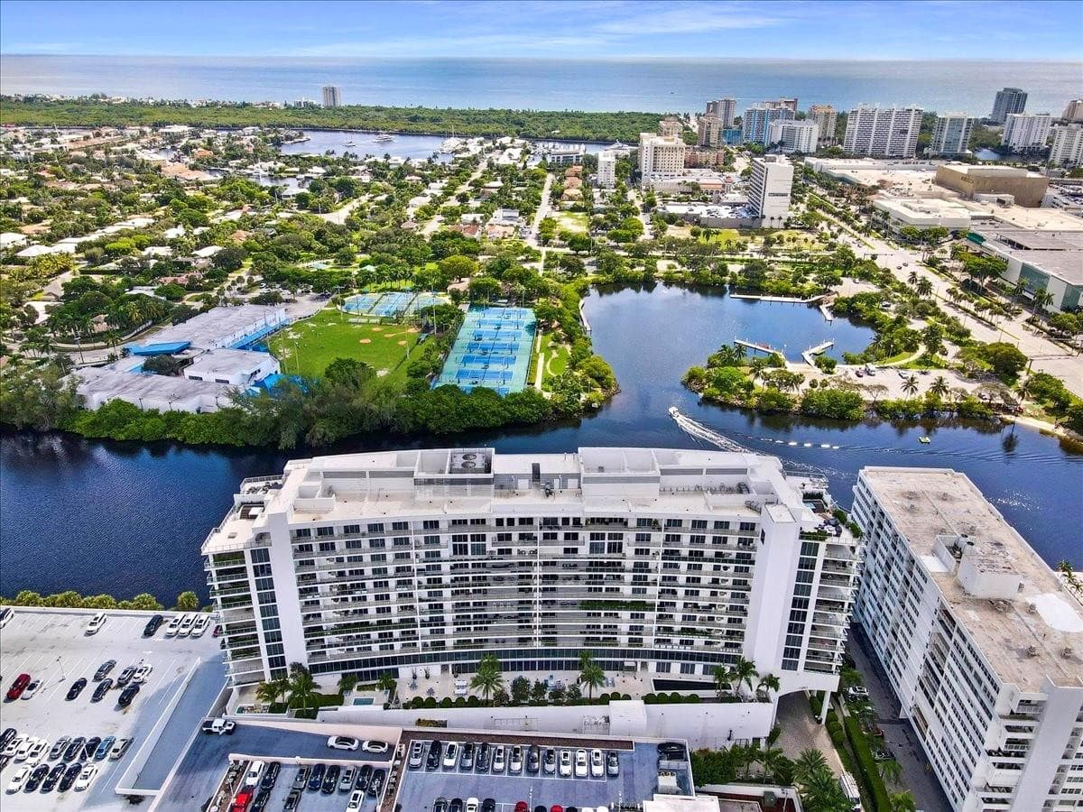 1180 N Federal Highway 809, Fort Lauderdale, FL 33304 — photo 1 of 31