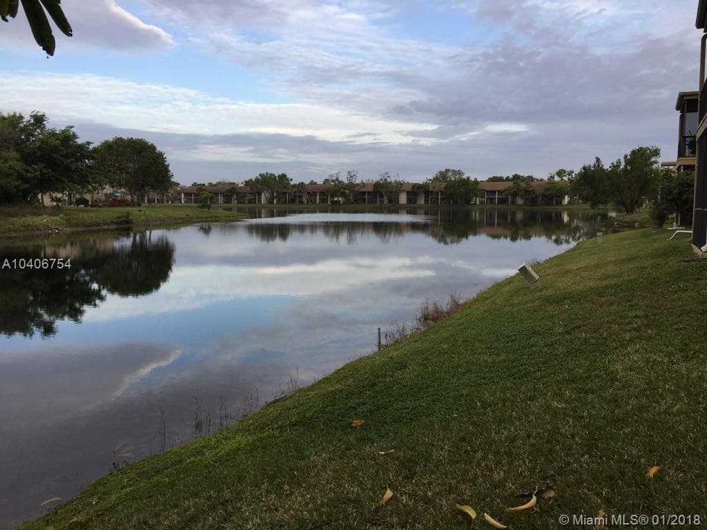 3621 NW 95th Terrace 524, Sunrise, FL 33351 — photo 2 of 7