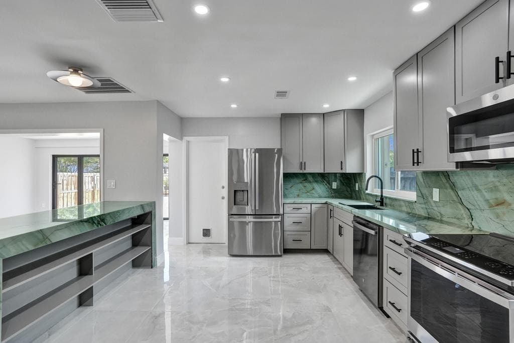 1424 Adams Street, Hollywood, FL 33020 — photo 15 of 39