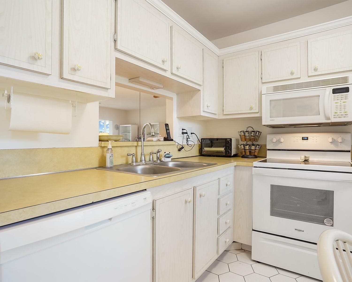 3500 NW 48th Avenue 513, Lauderdale Lakes, FL 33319 — photo 12 of 27