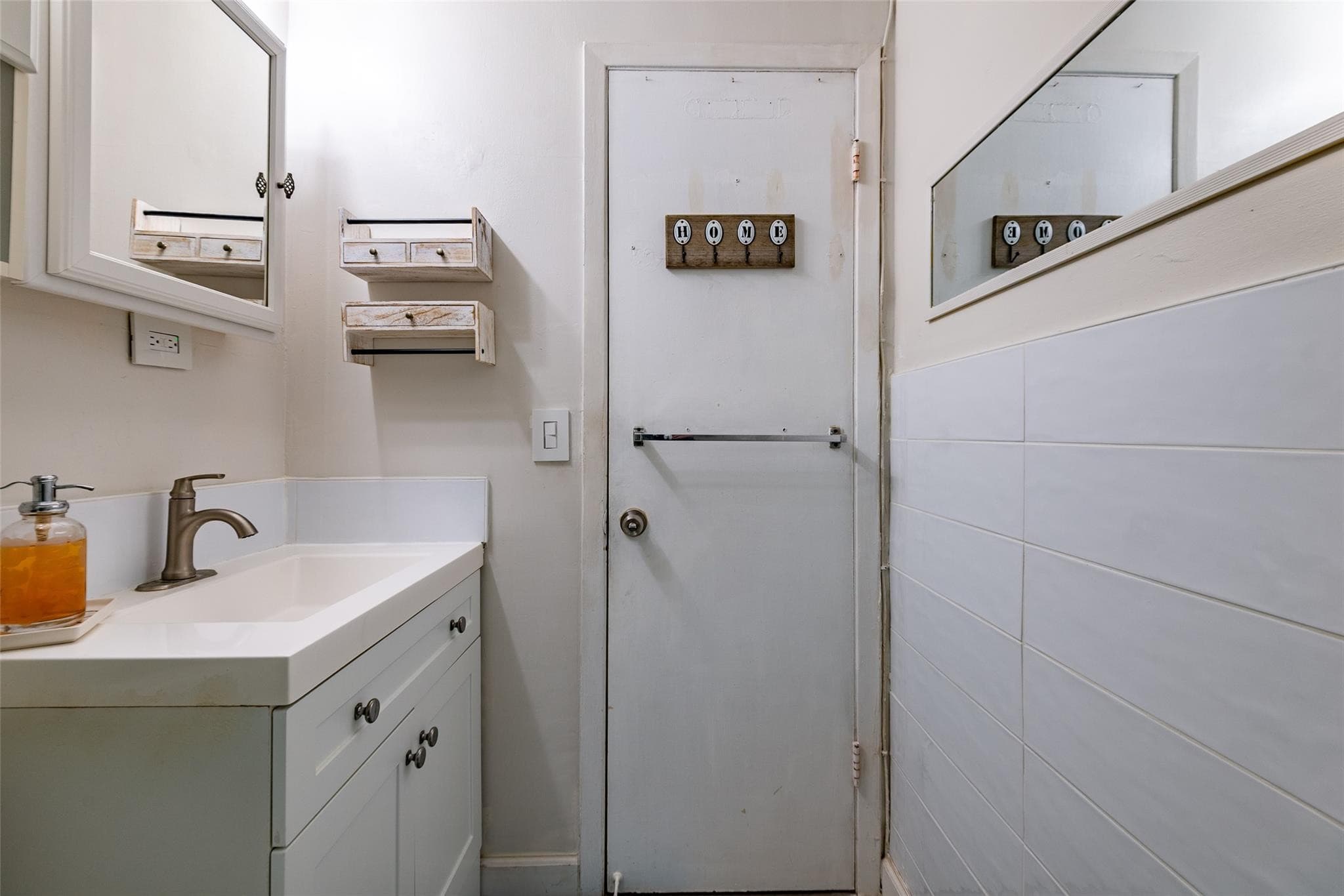 810 Lake Shore Drive 25, West Palm Beach, FL 33403 — photo 18 of 37