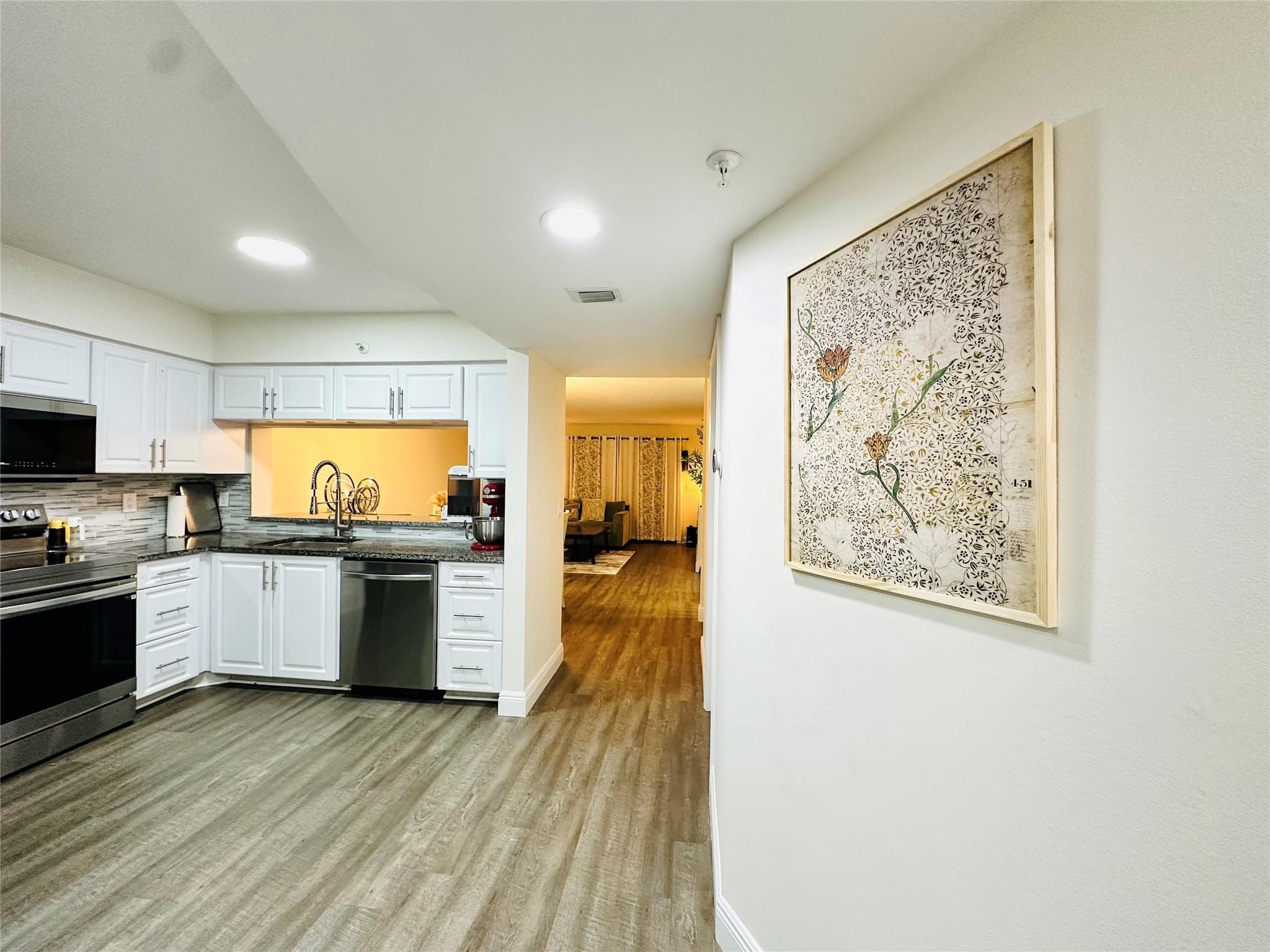 2200 S Cypress Bend Drive 802, Pompano Beach, FL 33069 — photo 5 of 21