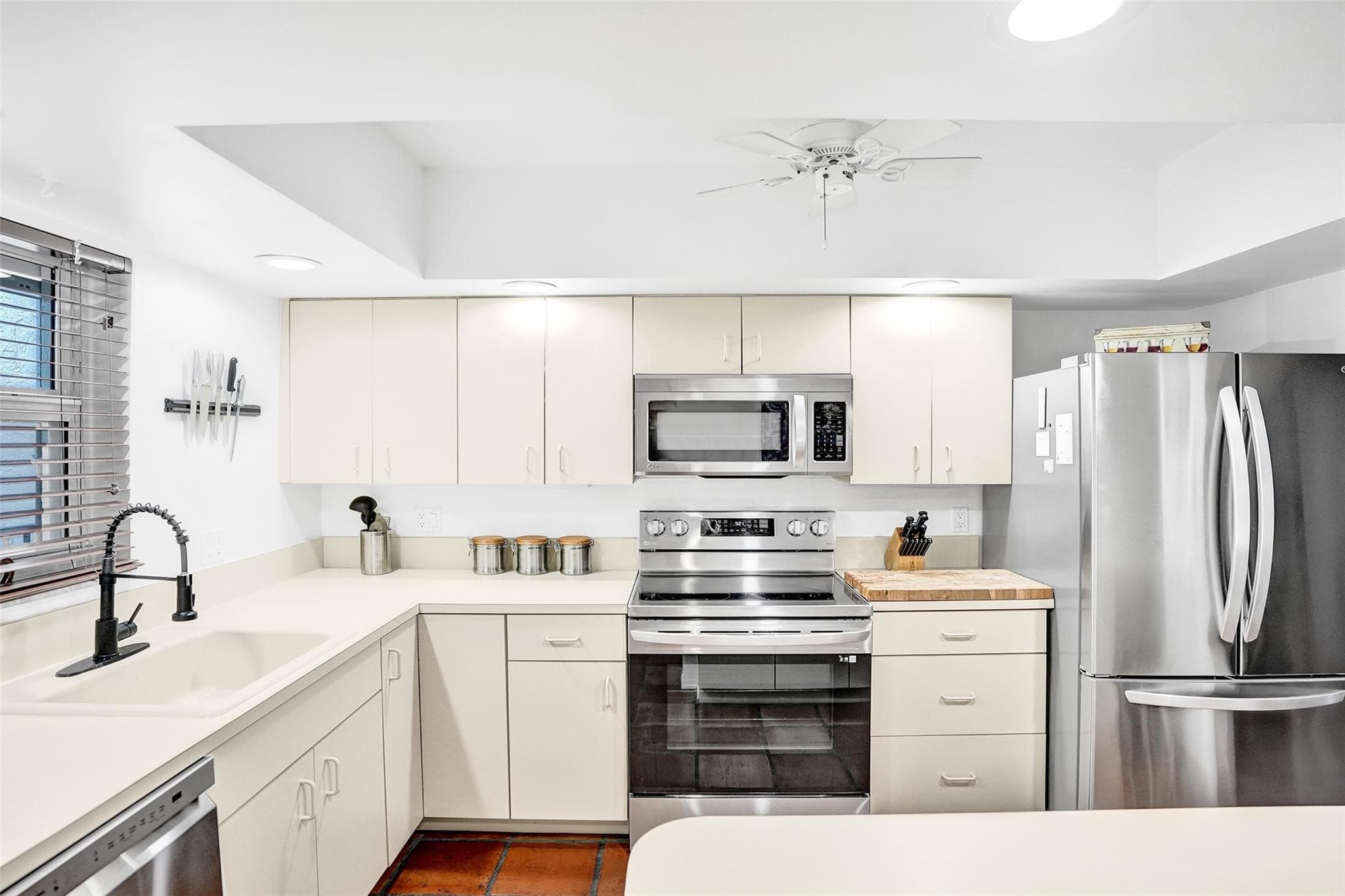 1212 SE 2nd Court 201, Fort Lauderdale, FL 33301 — photo 12 of 33