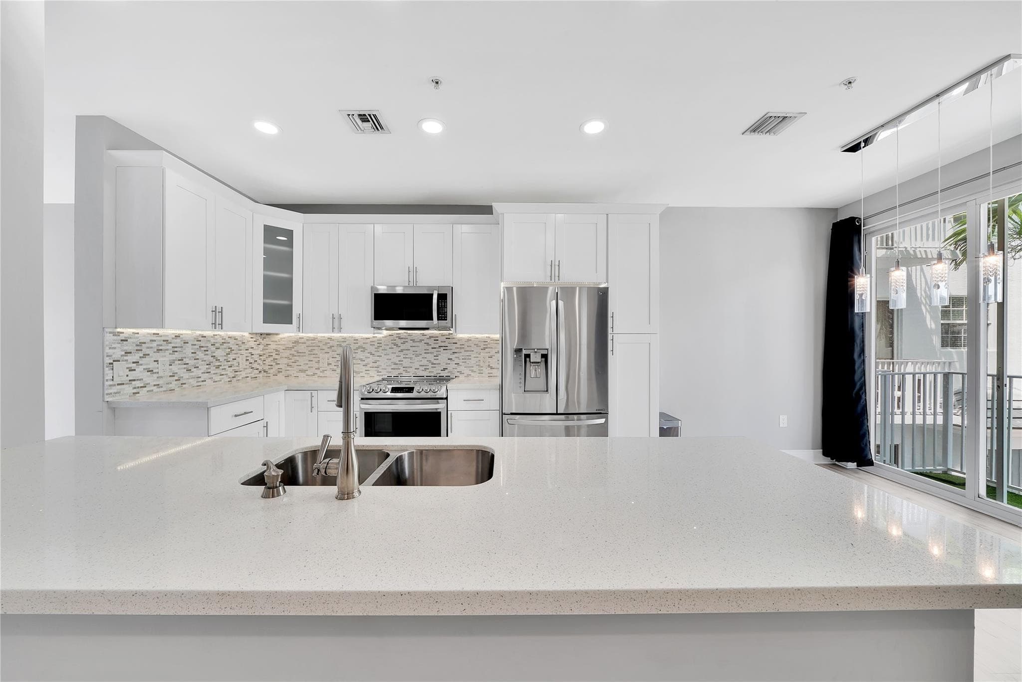 2725 NE 8 Avenue 113, Wilton Manors, FL 33334 — photo 20 of 72