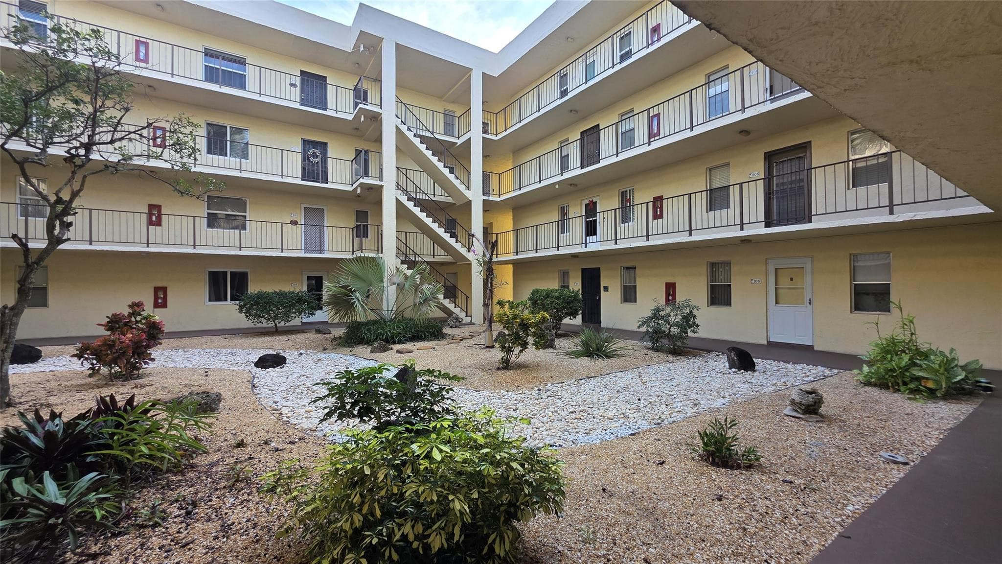 2831 Somerset Drive 105, Lauderdale Lakes, FL 33311 — photo 21 of 22