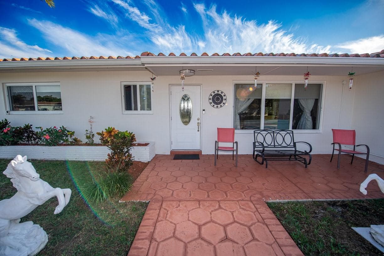 11040 NW 16th Street, Pembroke Pines, FL 33026 — photo 5 of 42