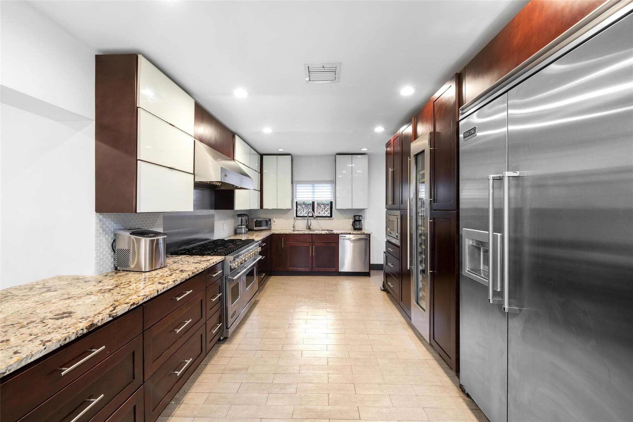 2301 N Atlantic Boulevard, Fort Lauderdale, FL 33305 — photo 24 of 34