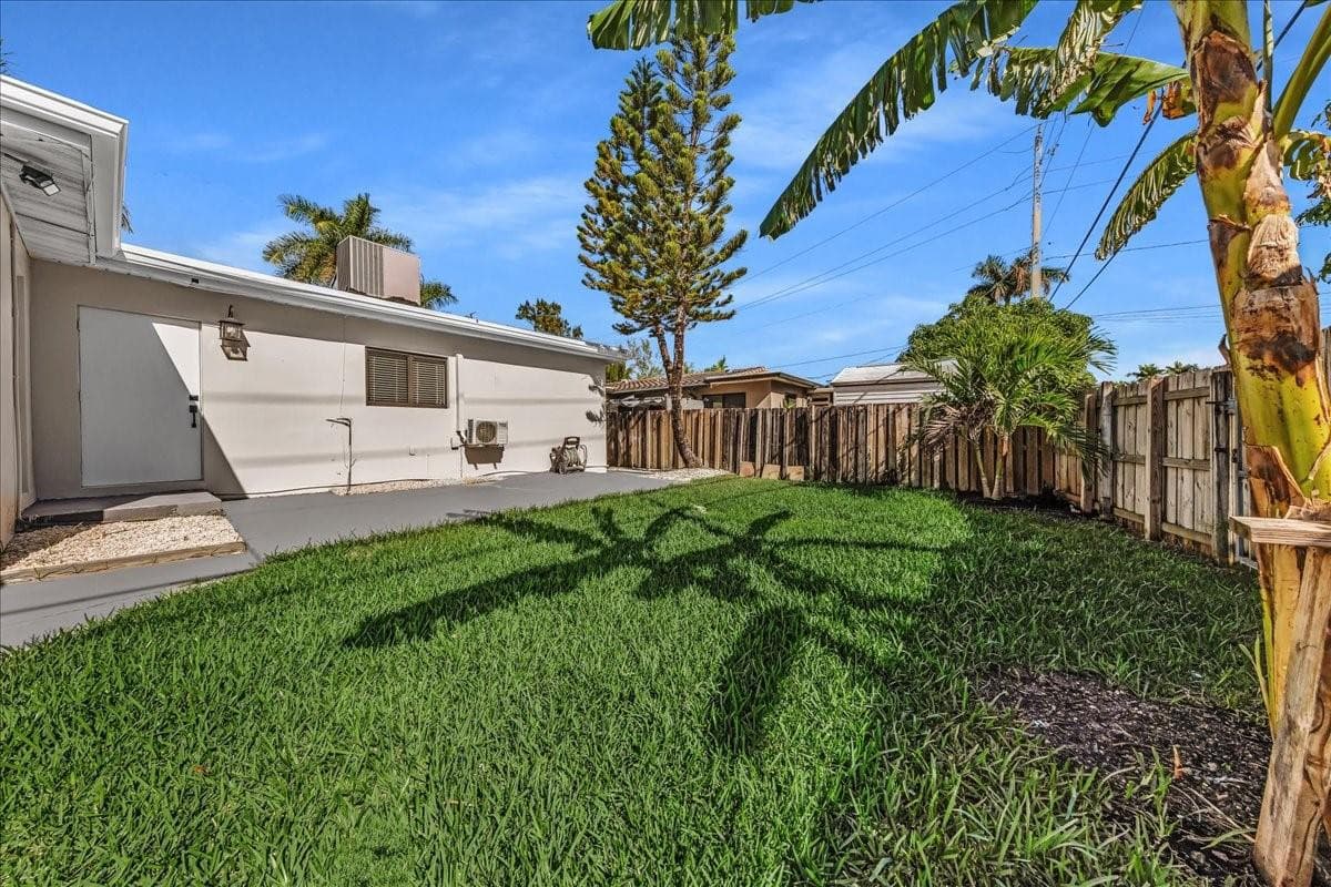 1004 Johnson Street, Hollywood, FL 33019 — photo 40 of 48