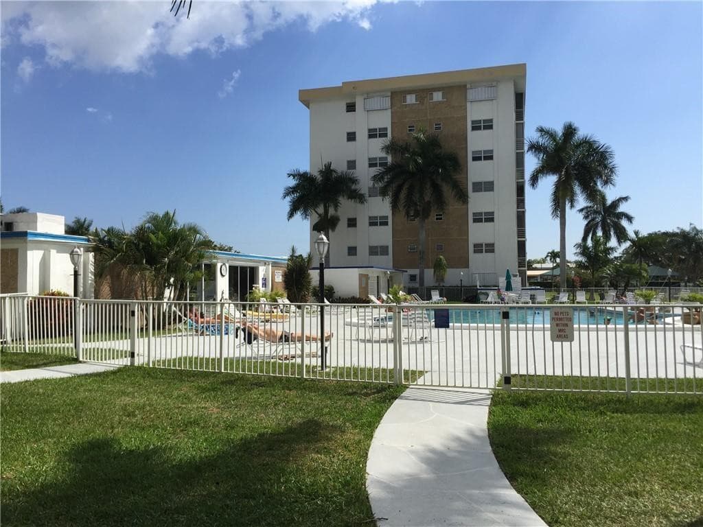 3040 NE 16th Avenue 303 A, Oakland Park, FL 33334 — photo 14 of 24