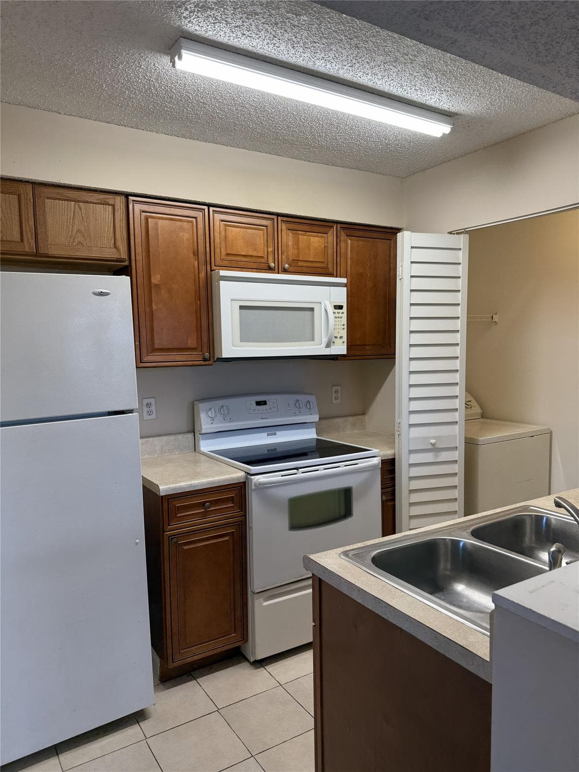 1253 SW 46th Avenue 1616, Pompano Beach, FL 33069 — photo 2 of 12