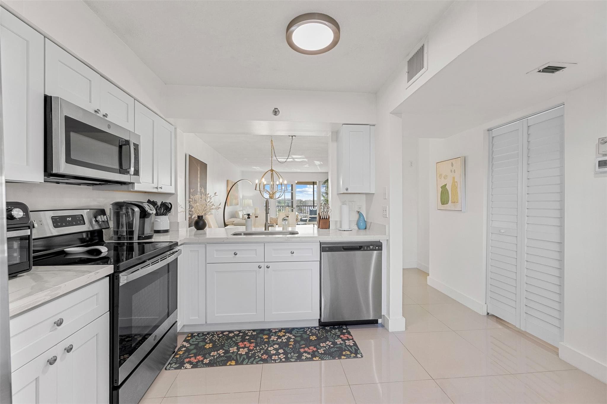 2202 S Cypress Bend Drive 606, Pompano Beach, FL 33069 — photo 11 of 27