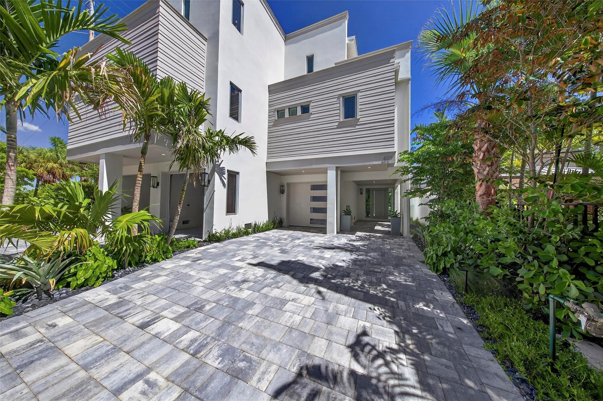 621 SW 5 Place, Fort Lauderdale, FL 33315 — photo 5 of 94
