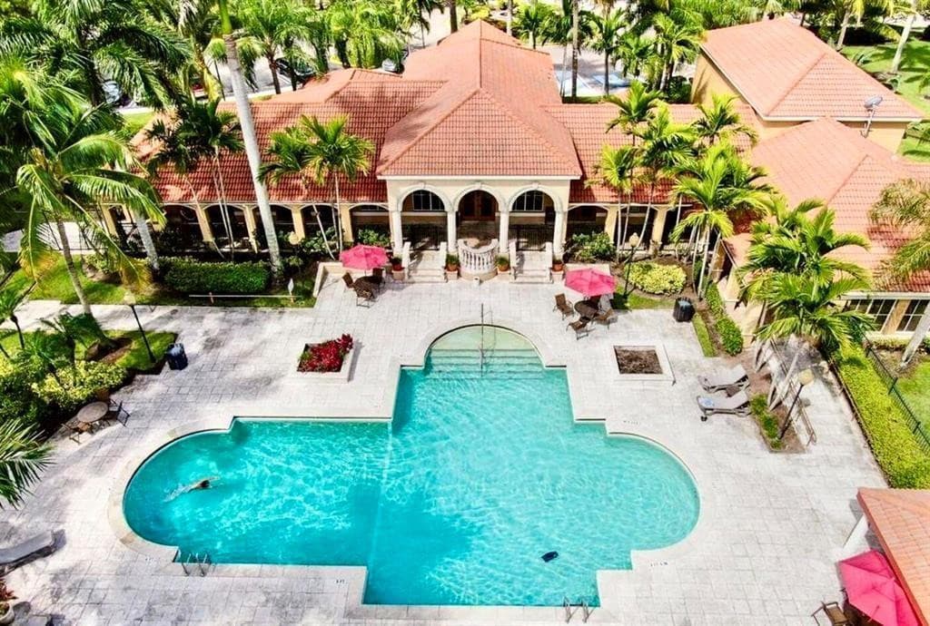 4101 San Marino Boulevard 108, West Palm Beach, FL 33409 — photo 1 of 38