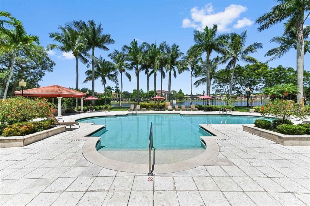 4101 San Marino Boulevard 108, West Palm Beach, FL 33409 — photo 6 of 38